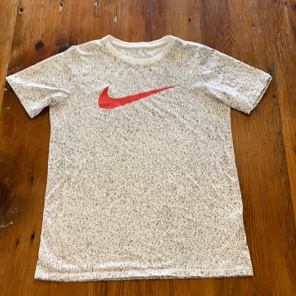 Nike boys size L 12 14 16 T shirt soft cotton poly blend